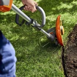 Husqvarna 110iL Accu Trimmer Incl Accu En Lader 5 Husqvarna 110iL Accu Trimmer Incl Accu En Lader -Tuinmachines 19780 3 800x800 1